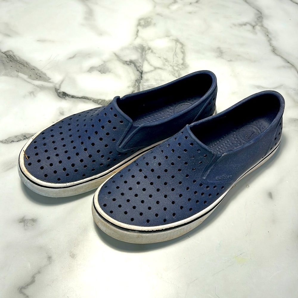 Native Shoes Miles Navy men’s 5/ women’s 7